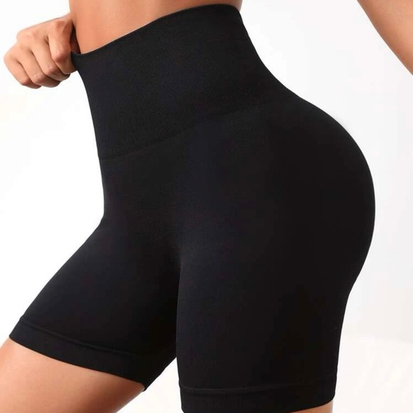 Wideband Waist Seamless Sports Shorts *NEW* - Picture 2 of 5
